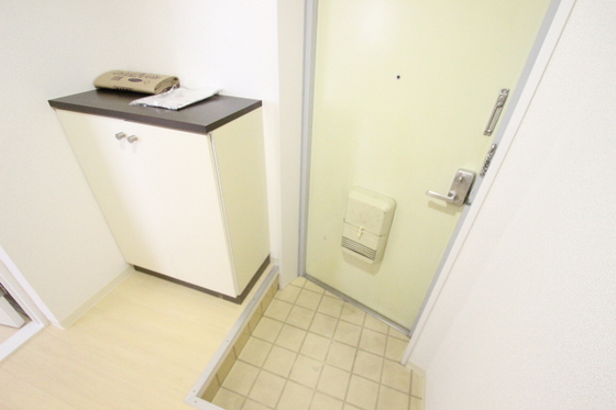 玄関　※別部屋の写真です