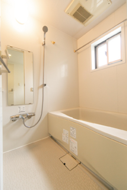 バス・シャワールーム　※写真は同タイプ住戸です。