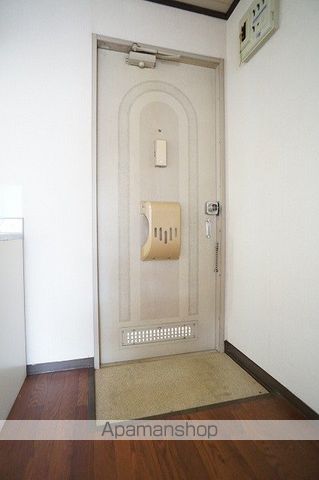 ＪＲ東海道本線 袋井駅 バス乗車時間：4分 最寄りバス停で下車 徒歩3分 2階建 築40年の玄関写真