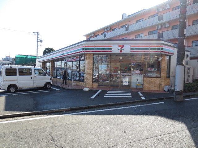 コンビニ　セブンイレブン横浜十日市場東店（コンビニ）まで859m