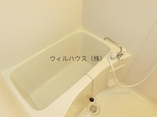 バス・シャワールーム　浴室乾燥機付きバス！