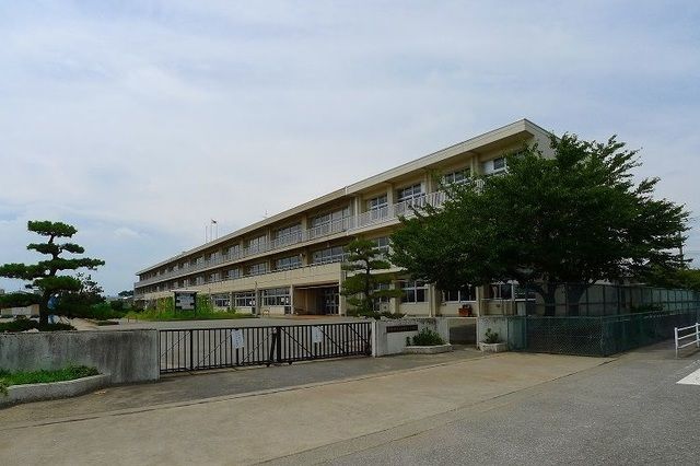 小学校　伊勢崎市立あずま南小学校（小学校）まで900m