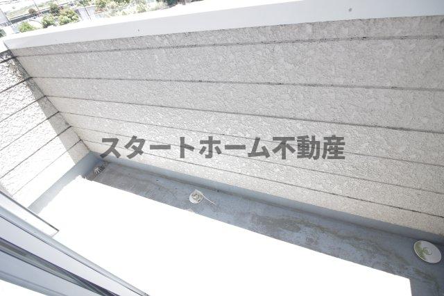 バルコニー　バルコニーからの眺めを楽しみながら食事をしませんか