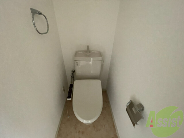 トイレ　ウォシュレット付きのトイレです。シャワートイレは日本の宝。