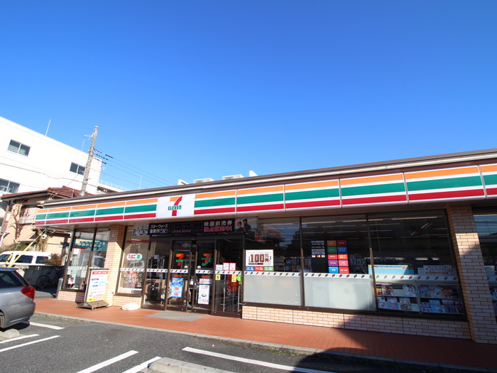 コンビニ　セブンイレブン（コンビニ）まで84m