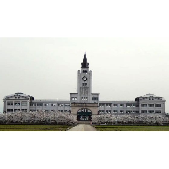 中学校　小矢部市立大谷中学校（中学校）まで2156m