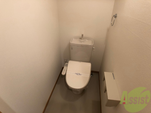 トイレ　ウォシュレット機能がついたのトイレです。安心して使えますね。