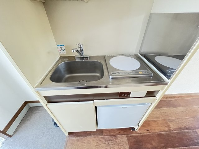 キッチン　他部屋参考写真になります
