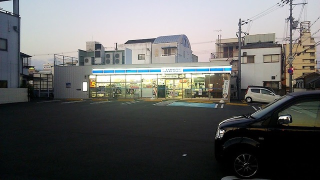 コンビニ　ローソン和歌山太田一丁目店（コンビニ）まで870m