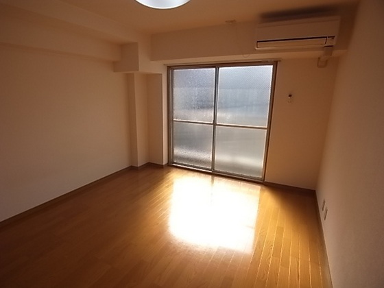 居室・リビング　※別部屋の写真です