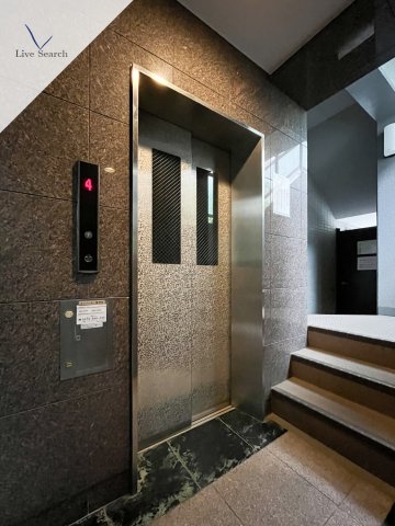東京メトロ銀座線 表参道駅 徒歩10分 10階建 築28年の外観写真
