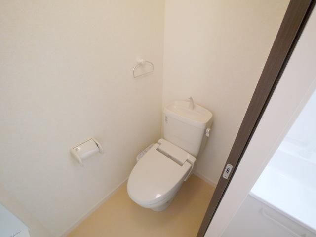 ＪＲ京浜東北線 赤羽駅 徒歩8分 2階建 築15年のトイレ写真