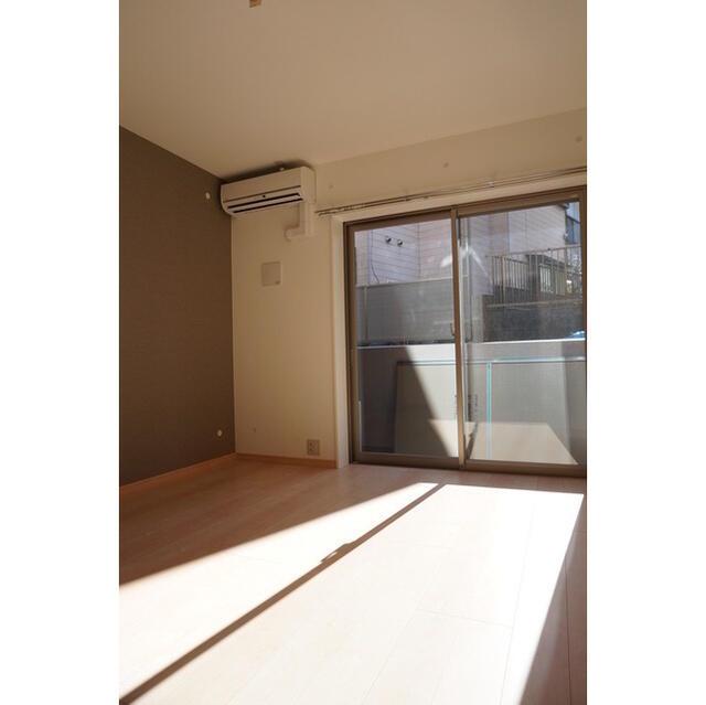 居室・リビング　※同タイプの別部屋の写真です。