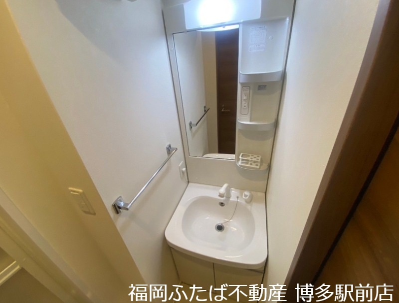 地下鉄箱崎線 箱崎宮前駅 徒歩4分 13階建 築11年の内装写真