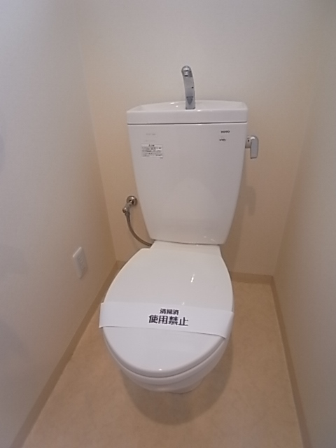 YKハイツ西明石IIのトイレ写真