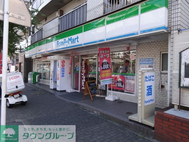 コンビニ　ファミリーマート横浜宿町店（コンビニ）まで60m
