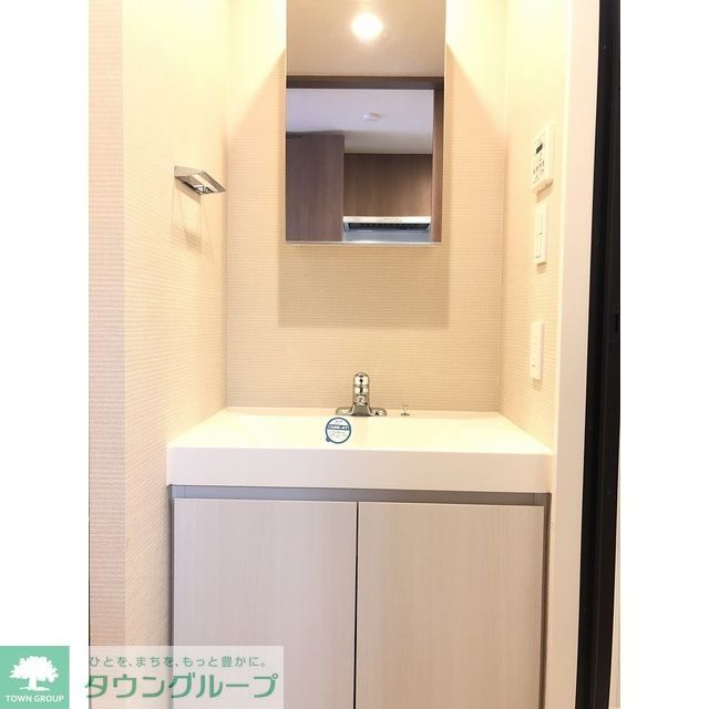 洗面設備　シンプルな洗面