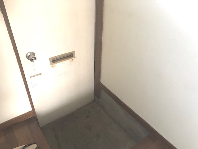 下多荘Aの玄関写真