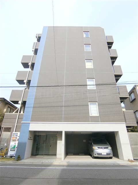 建物外観　2015年2月築　RC鉄筋コンクリート造地上6階建て総戸数3