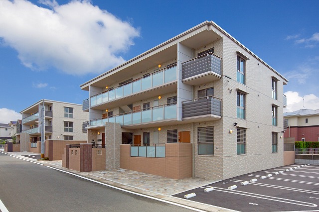 建物外観　好評の上村建設施工の『ステラ』シリーズが、人気の白水小校区に