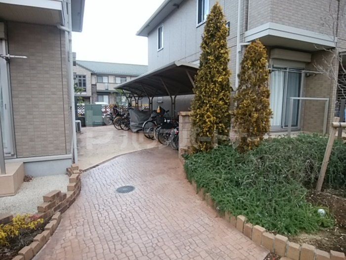 エントランス　駐車場