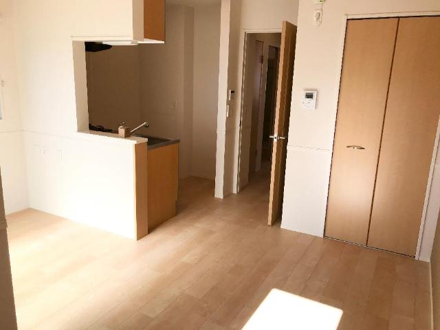 ロイヤルパーク御日塚IIの居間写真