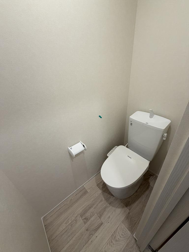 近鉄大阪線 高安駅 徒歩3分 2階建 新築のトイレ写真