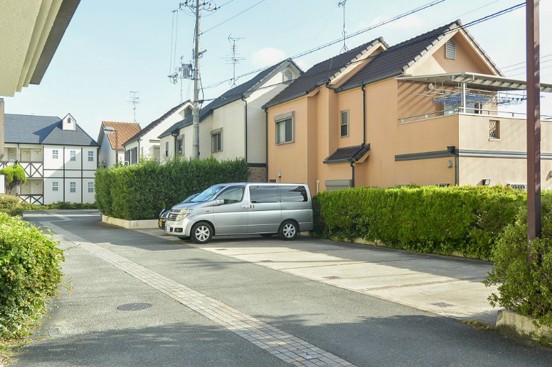 駐車場　駐車スペース