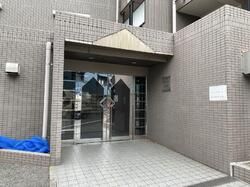 エントランス　清潔なエントランスです