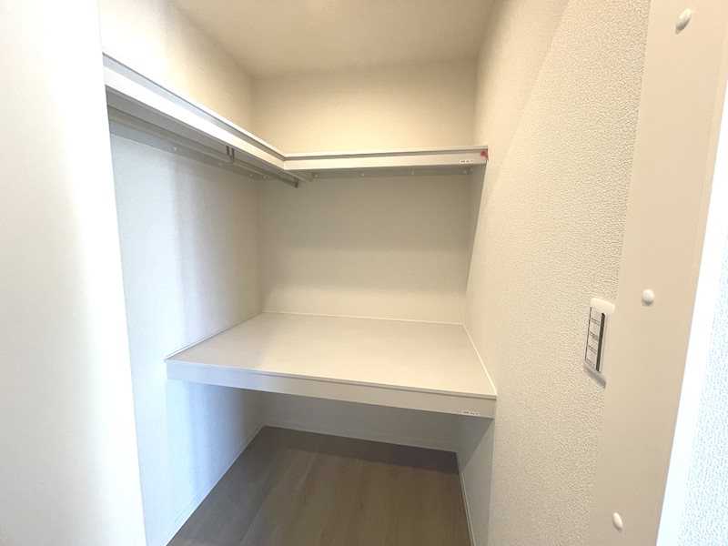 収納　LDKのウォークインクローゼット内