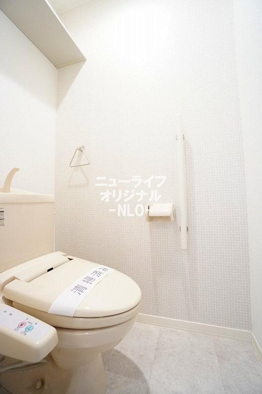 トイレ　あると嬉しい温水洗浄便座付き♪