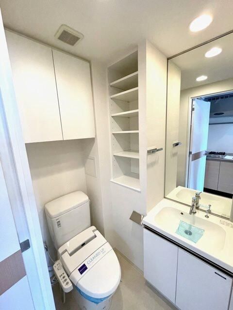 京王線 笹塚駅 徒歩6分 15階建 築16年のトイレ写真