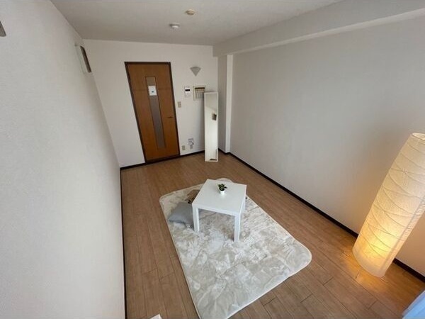 地下鉄長堀鶴見緑地線 ドーム前千代崎駅 徒歩2分 11階建 築37年の居間写真