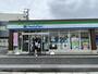 コンビニ　ファミリーマート（コンビニ）まで240m
