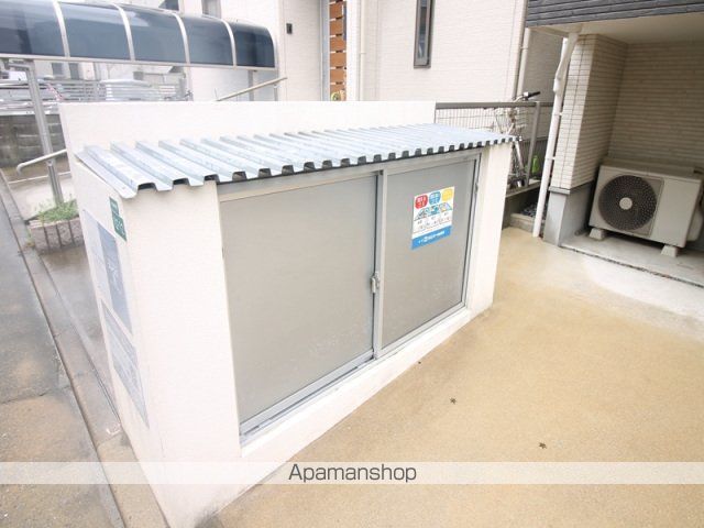 地下鉄箱崎線 千代県庁口駅 徒歩3分 2階建 築16年の外観写真