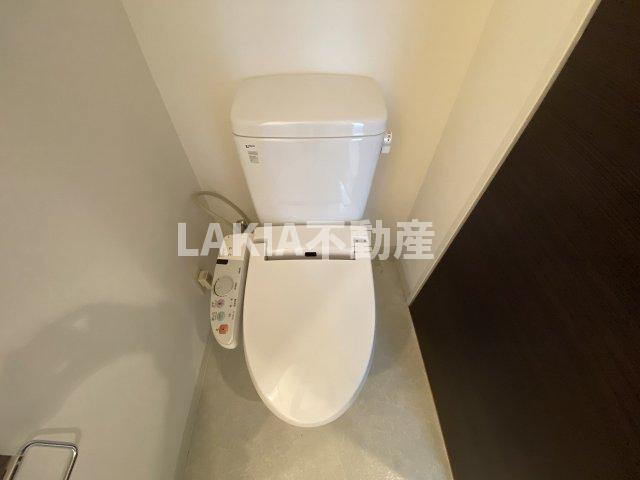 地下鉄中央線 本町駅 徒歩5分 13階建 築19年のトイレ写真