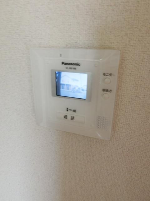 セキュリティ　TVモニタホンで室内から来客応対が可能です