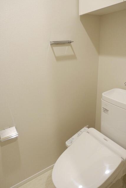 トイレ　※写真は同タイプ住戸です。