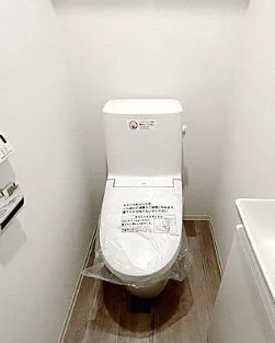 トイレ　別タイプ部屋　参考写真です
