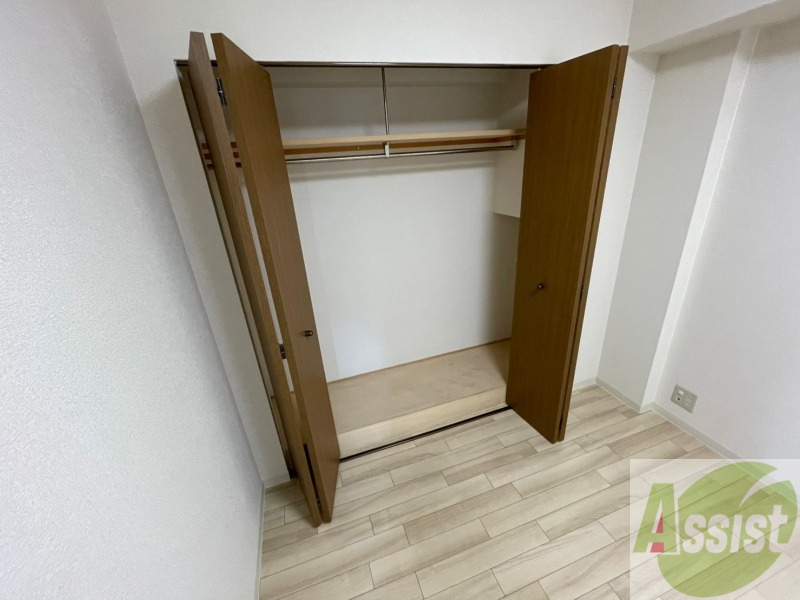 収納　寝室の収納です。部屋がすっきり片付きます。