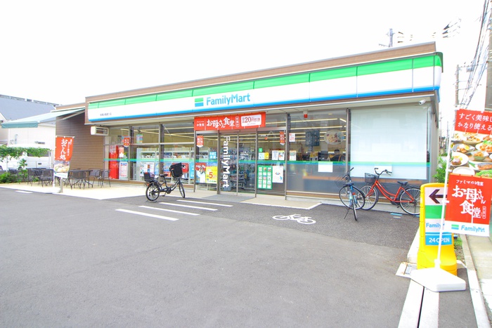 コンビニ　ファミリーマート板橋台橋通り店（コンビニ）まで365m