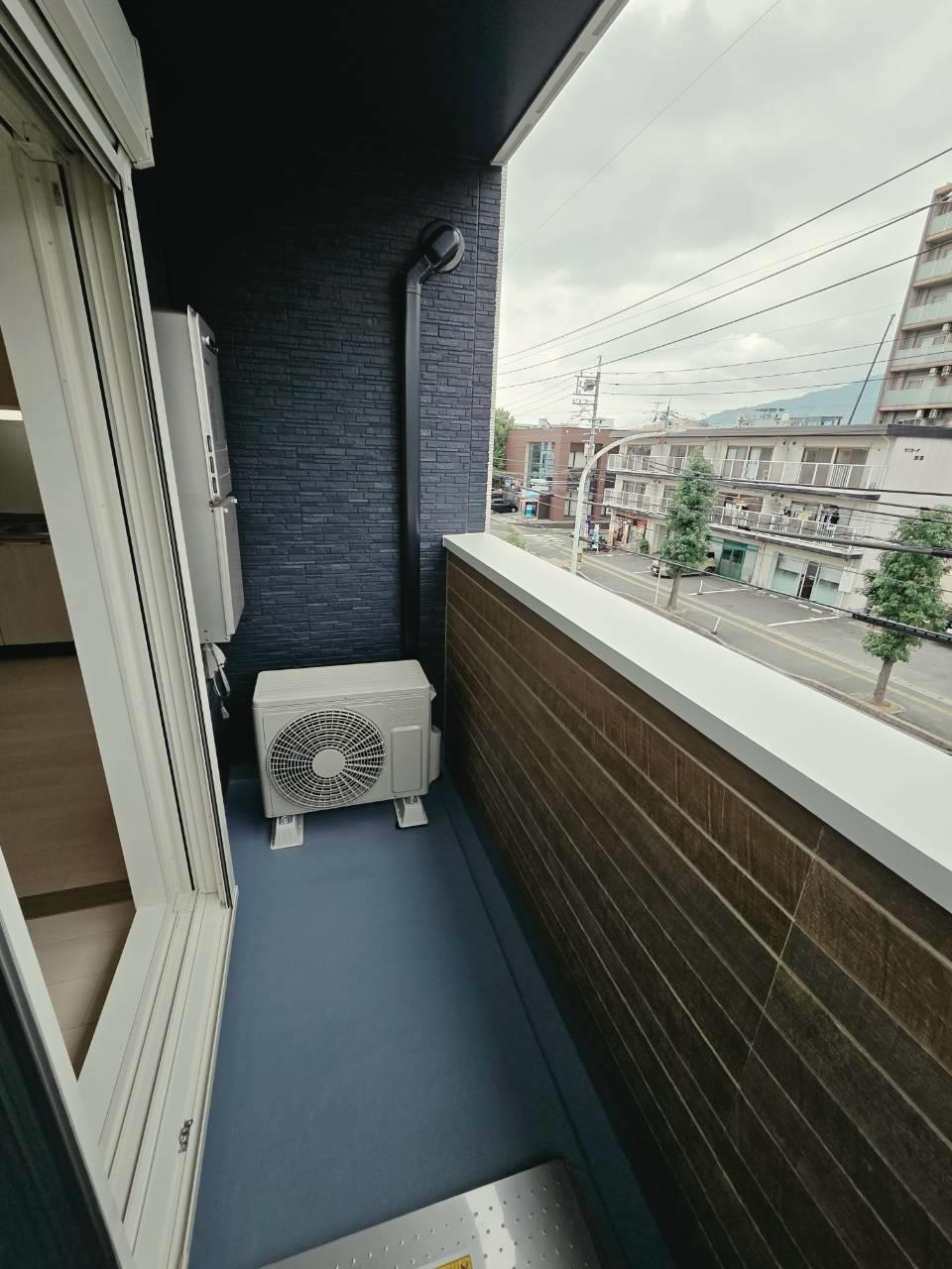 バルコニー　洗濯物もしっかり干せるゆとりあるバルコニー♪