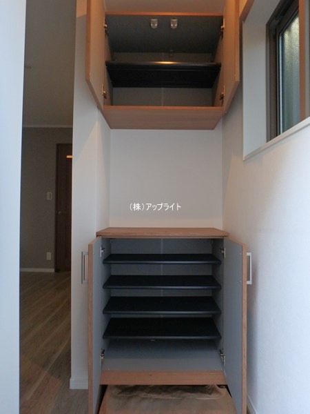 収納　シューズボックス