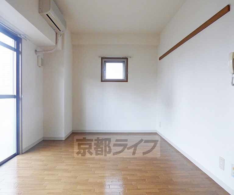 居室・リビング　広々としたお部屋です。