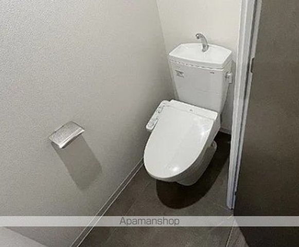 地下鉄千日前線 今里駅 徒歩7分 9階建 築2年のトイレ写真