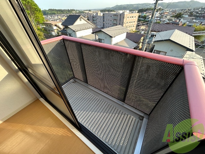 バルコニー　こちら２階からの写真を使用しております。