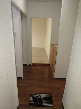 広島高速交通アストラムライン 毘沙門台駅 徒歩2分 2階建 築39年の玄関写真