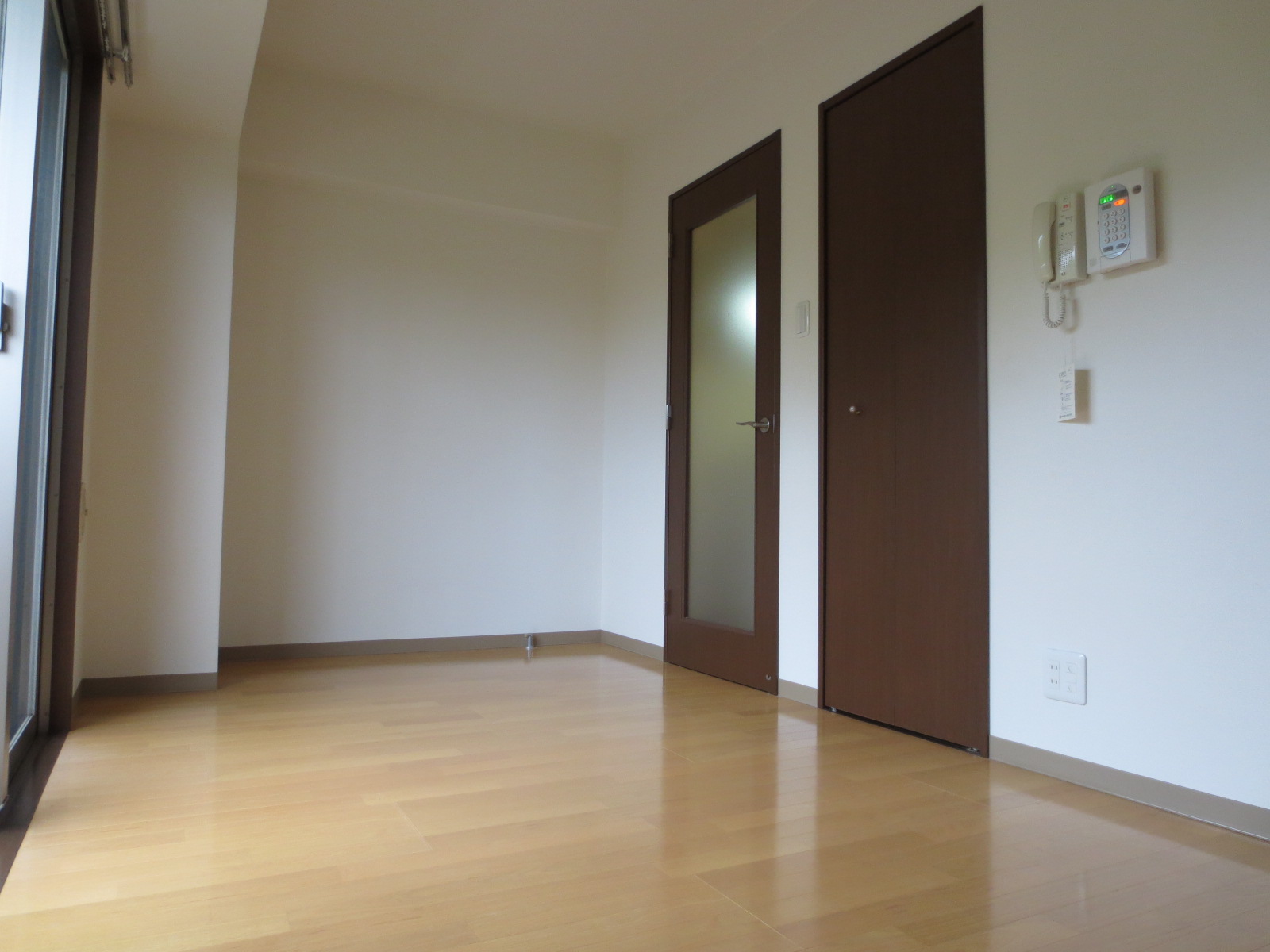 居室・リビング　室内