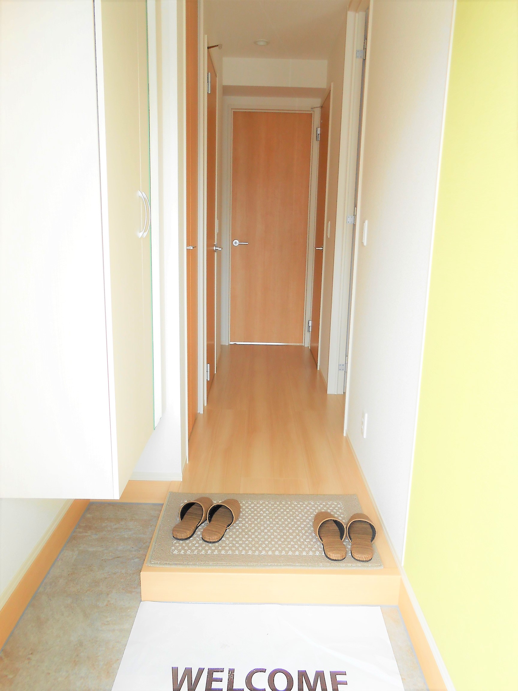 玄関　大きなシューズボックス付き玄関です！