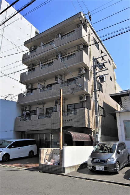 【松山市本町のマンションの建物外観】